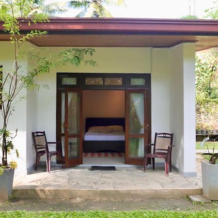The Bliss Hostel Канди Екстериор снимка