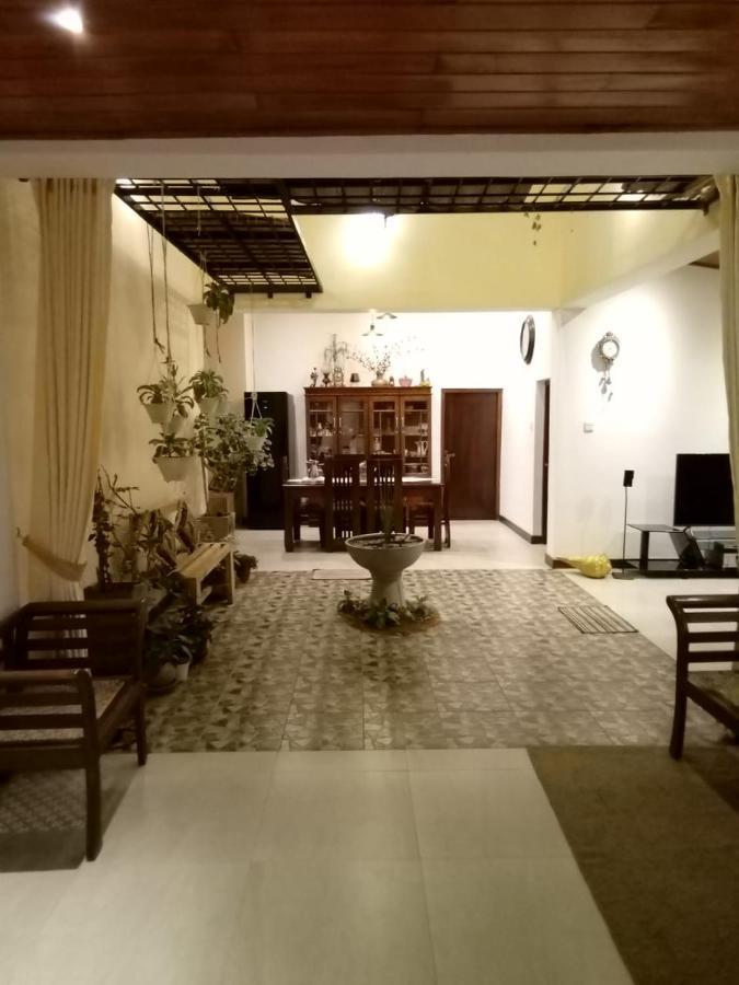 The Bliss Hostel Канди Екстериор снимка