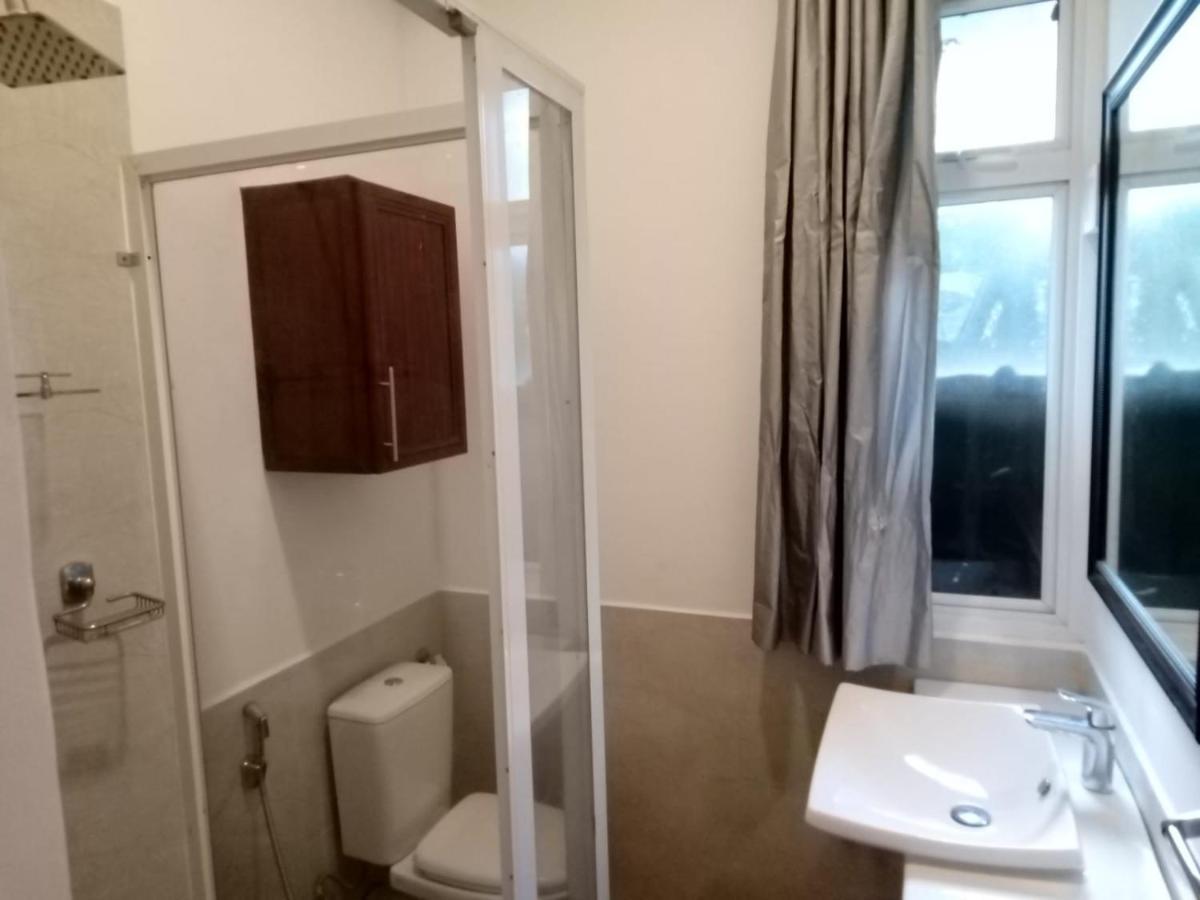 The Bliss Hostel Канди Екстериор снимка