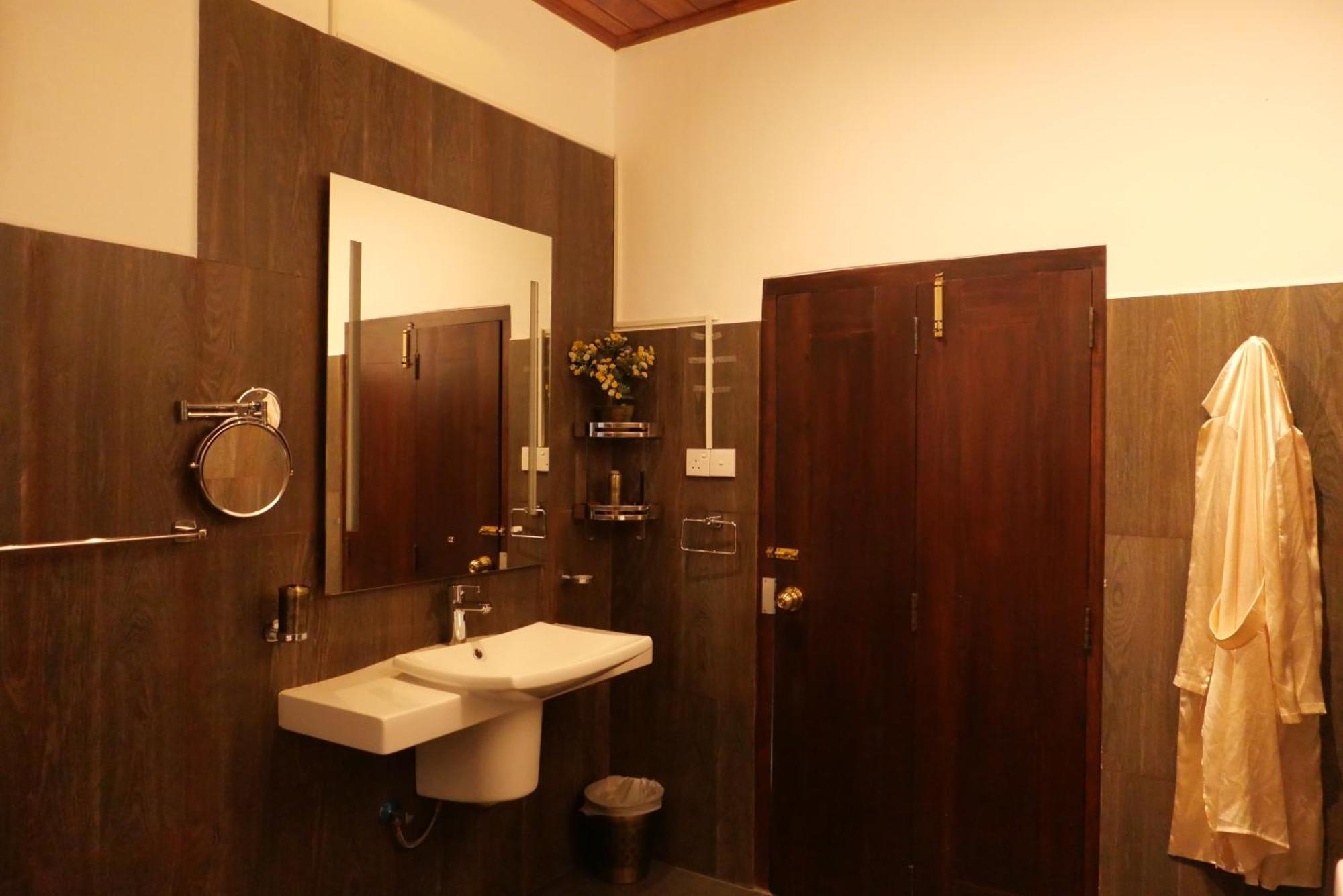 The Bliss Hostel Канди Екстериор снимка