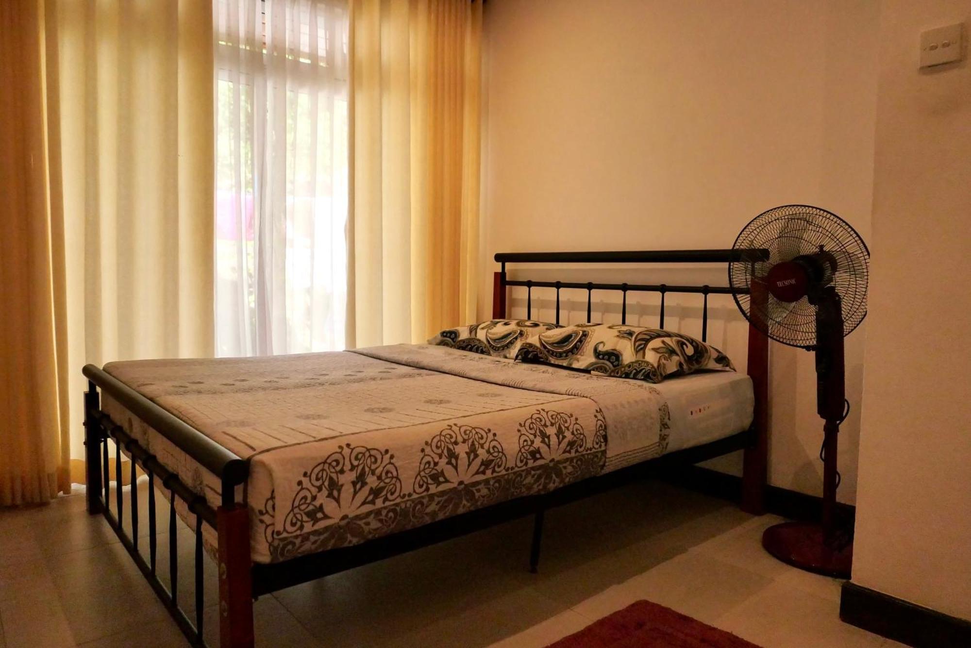 The Bliss Hostel Канди Екстериор снимка
