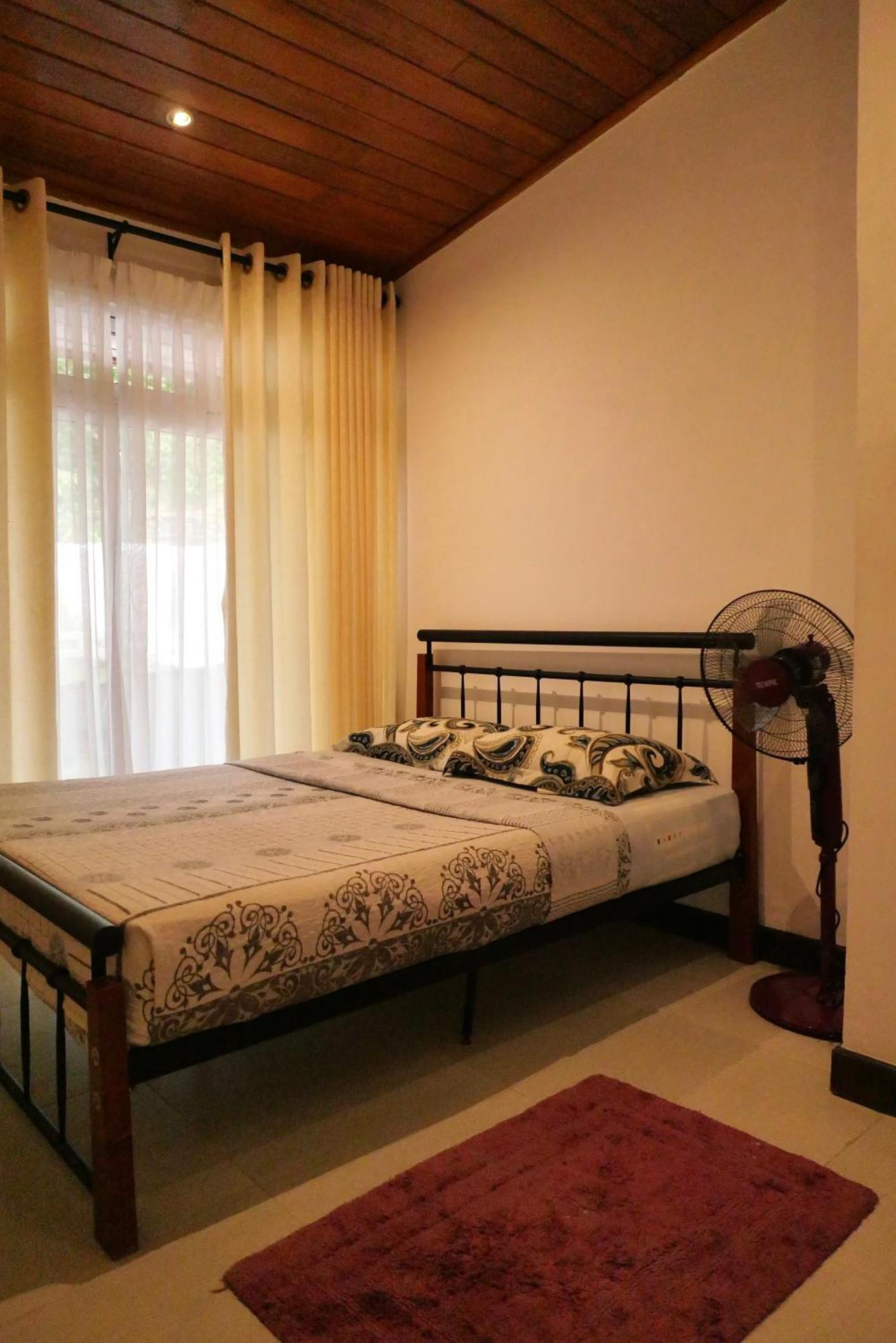The Bliss Hostel Канди Екстериор снимка