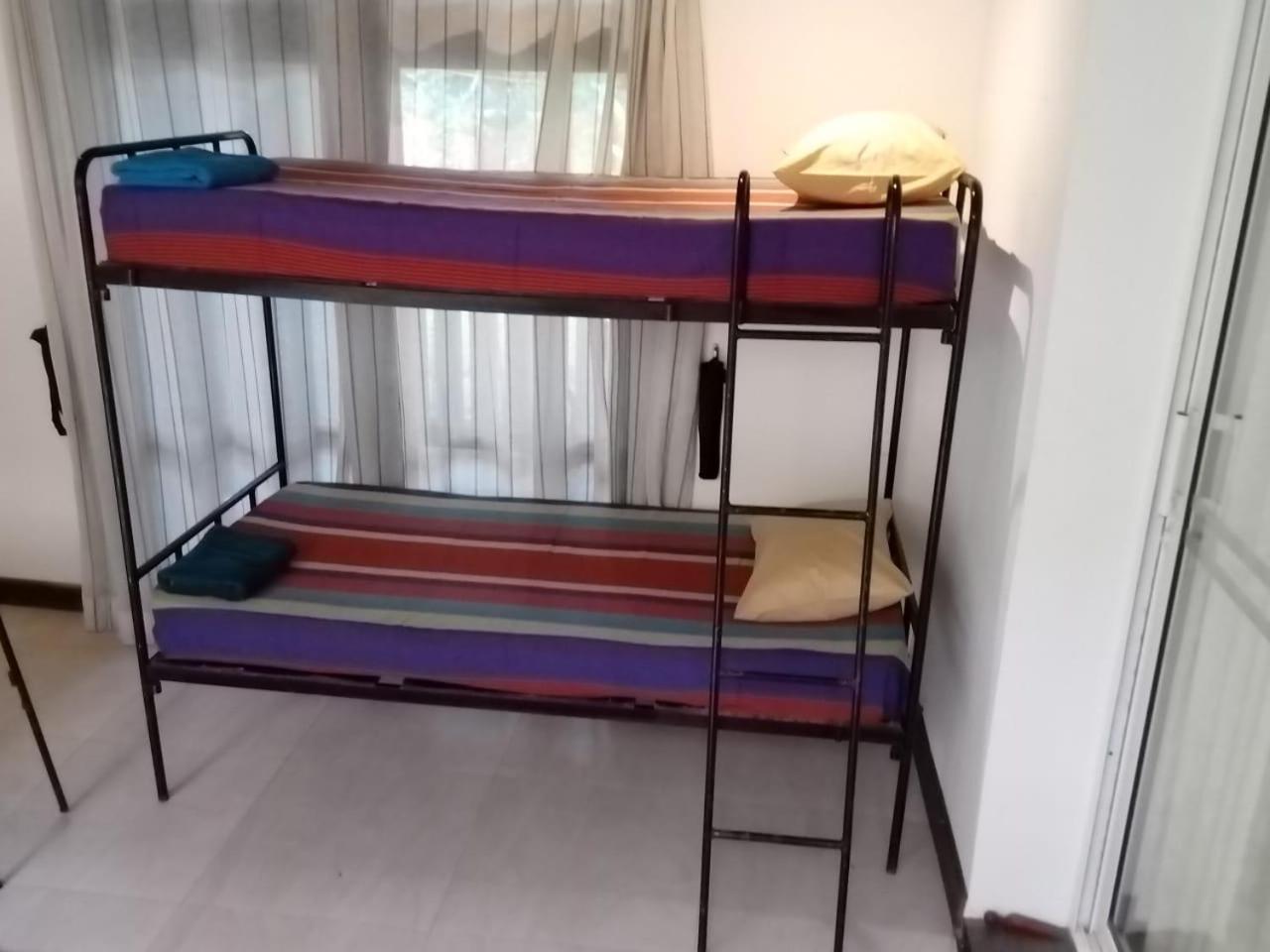 The Bliss Hostel Канди Екстериор снимка